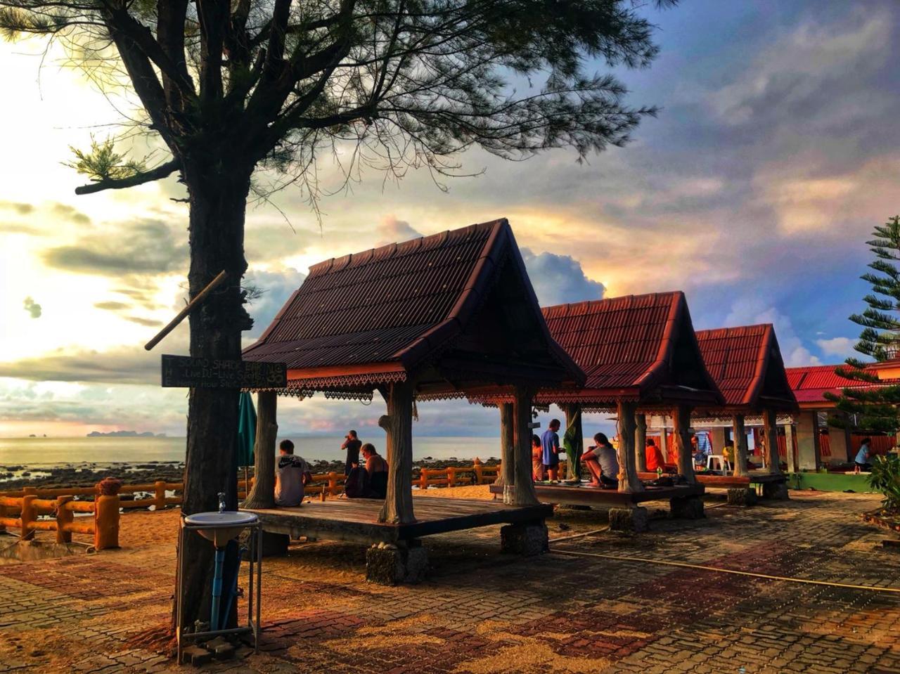 Prukrom Lanta Guesthouse Koh Lanta Ngoại thất bức ảnh