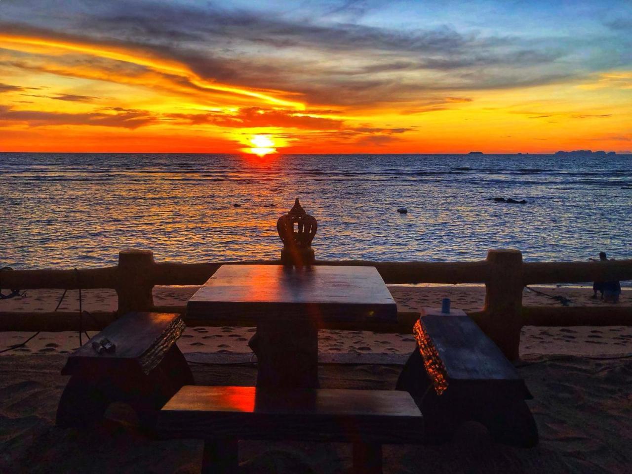 Prukrom Lanta Guesthouse Koh Lanta Ngoại thất bức ảnh